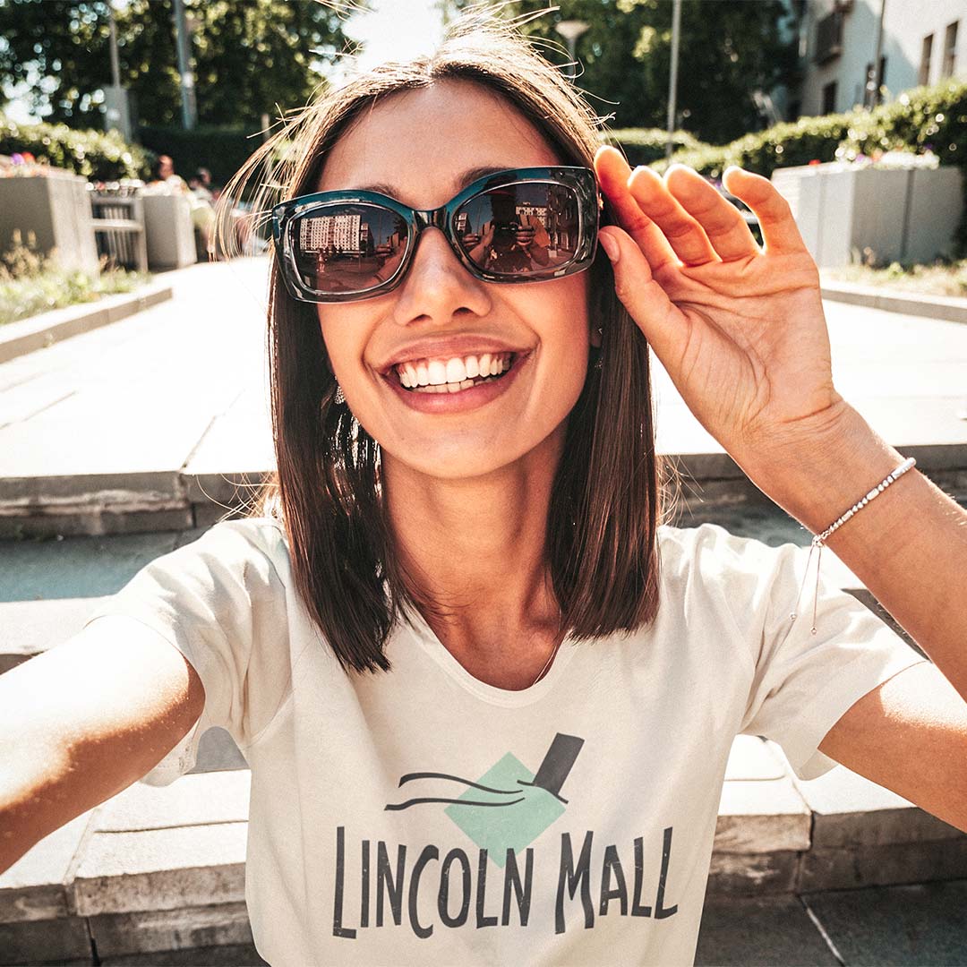 Lincoln Mall Matteson Illinois Unisex Retro T-shirt