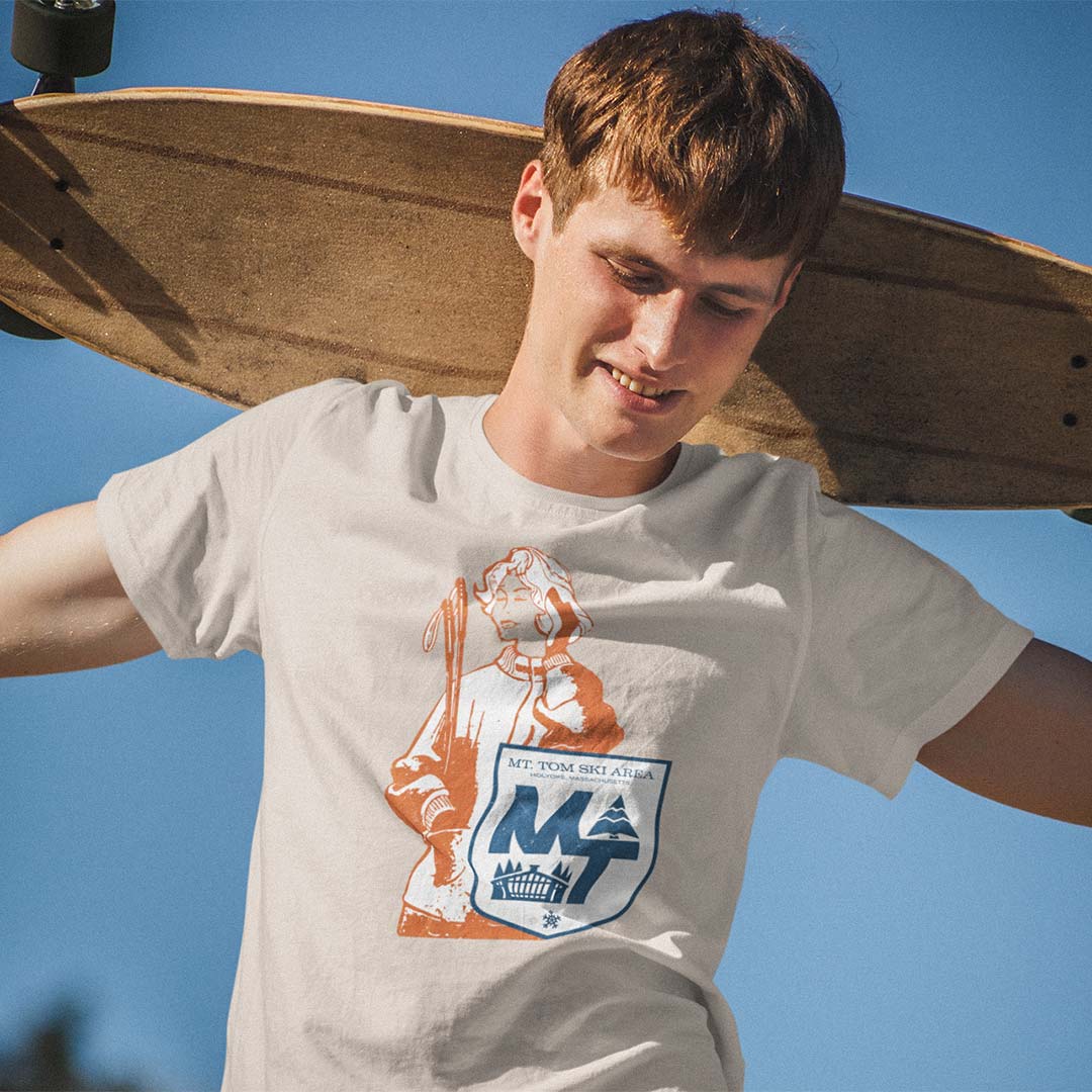Mt Tom Ski Area Holyoke Massachusetts Unisex Retro T-shirt